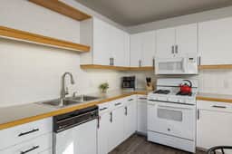 *StellaRuby Cottages