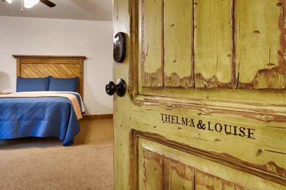 *Hideout ThelmaLouis